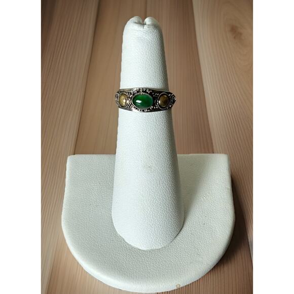 Vintage Sterling Green Cabochon Stone Ring. Size 5 - Picture 1 of 5